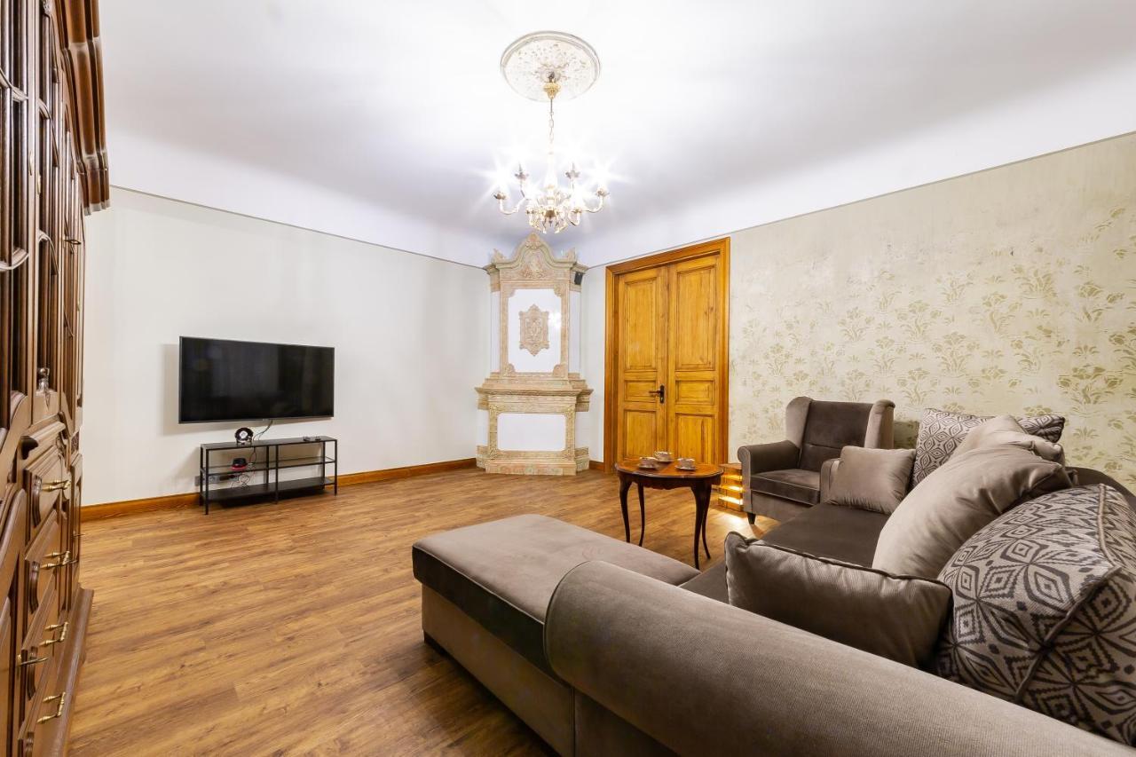 Ancient Storie's AP 65sqm Renovated Free parking Appartement Riga Buitenkant foto