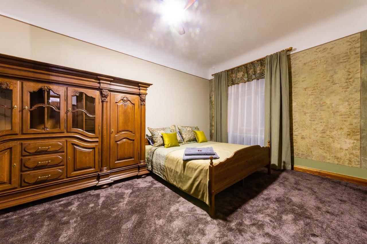 Ancient Storie's AP 65sqm Renovated Free parking Appartement Riga Buitenkant foto