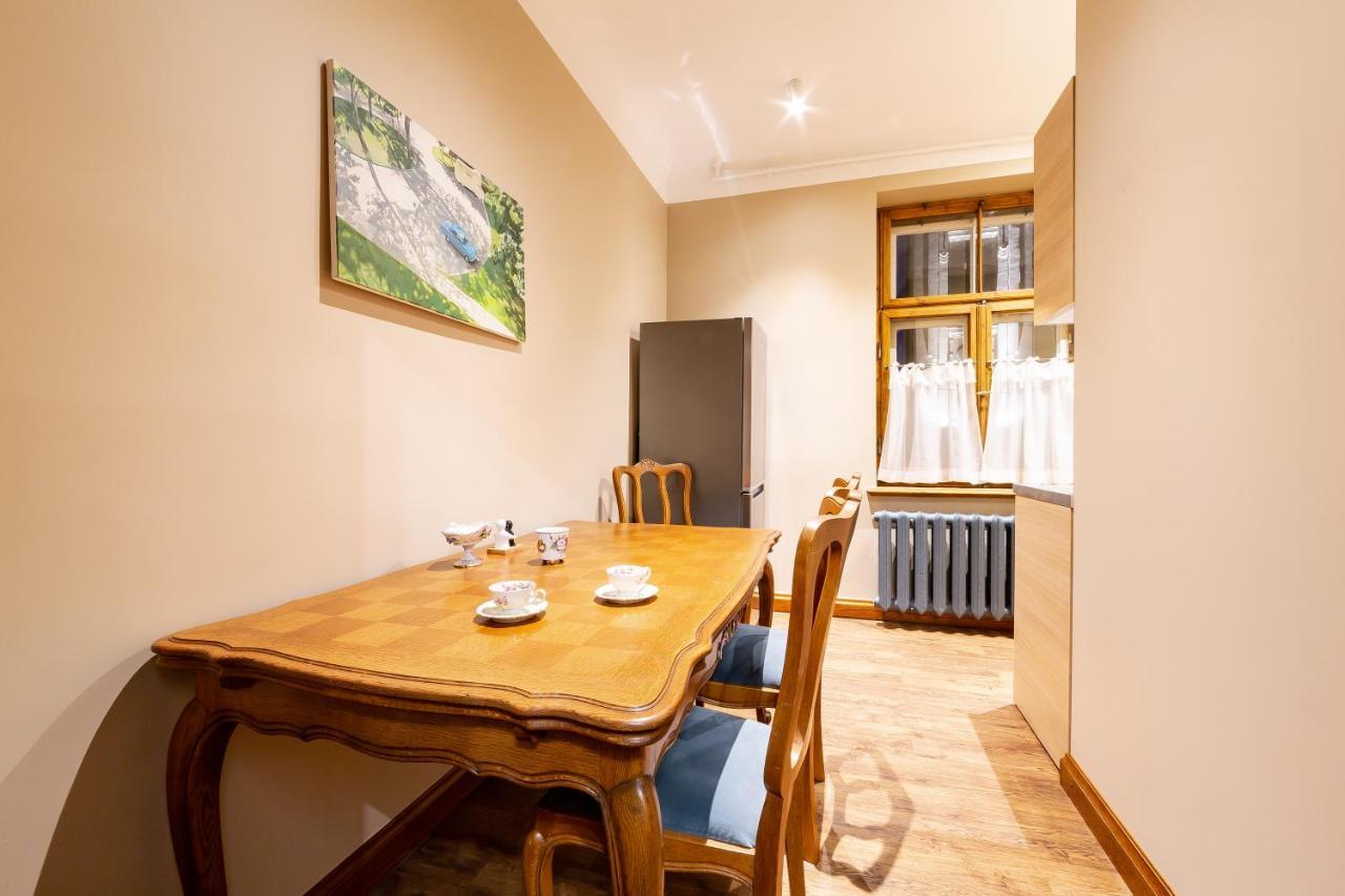 Ancient Storie's AP 65sqm Renovated Free parking Appartement Riga Buitenkant foto